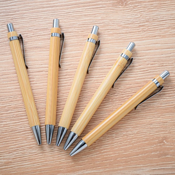 plastic pen 3.jpg